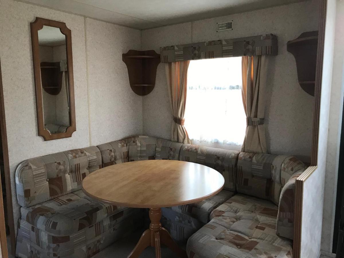 Отель 8 Berth On Coral Beach Инголдмелс Экстерьер фото