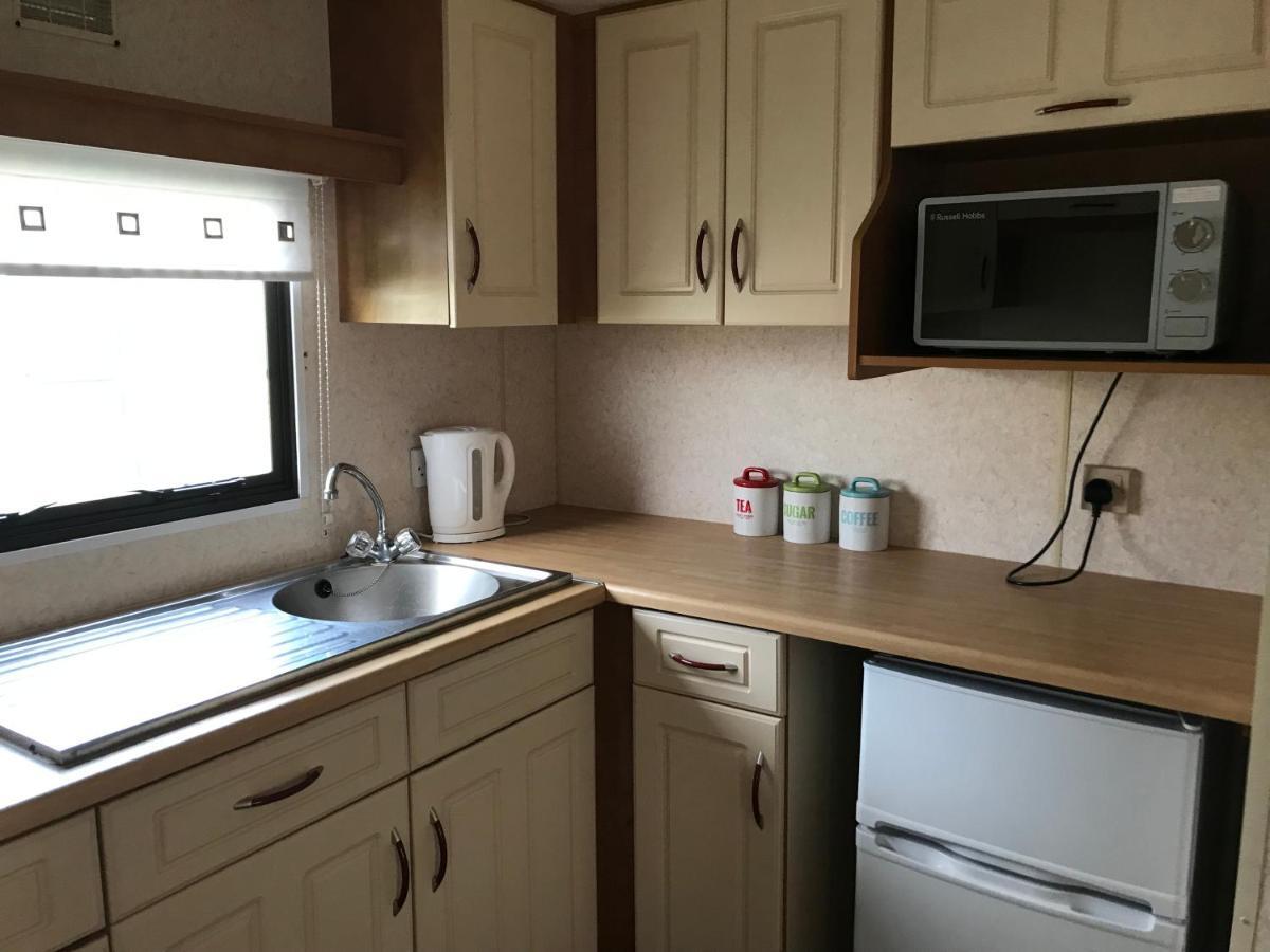 Отель 8 Berth On Coral Beach Инголдмелс Экстерьер фото